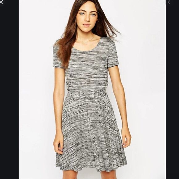 NWT! Vero moda tinky short grey knit dress - Picture 1 of 10